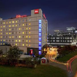 ibis Gurgaon Golf Course Road - An Accor Brand，位于古尔冈的酒店