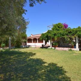 Holiday home with private pool in Fanusa