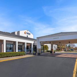 Comfort Inn & Suites Arlington Heights - Buffalo Grove，位于阿灵顿海茨的酒店