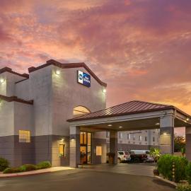 Best Western Gold Poppy Inn，位于土桑的酒店
