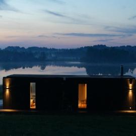Contemporary design lake cabin，位于奥泰佩的酒店