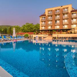 SPERANTA Hotel & Villas - All Inclusive and Private Beach，位于克兰内沃的酒店