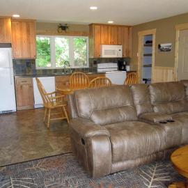 Oak at Pine Cone Lodge - 1 large bedroom，位于Park Rapids的酒店