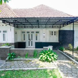 Omah Pakualaman Homestay Jogja，位于日惹的酒店