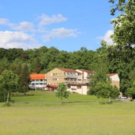 Hotel Sonnenblick Bebra，位于贝布拉的酒店