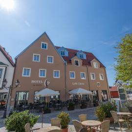 Hotel im Ried，位于多瑙沃特的酒店
