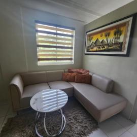 2100 Veranda Condo Kembali，位于Kaputian的酒店