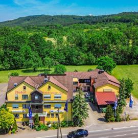 Hotel und Restaurant Nehrener Hof，位于Nehren的酒店