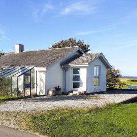 Light-filled Retreat in Boddum