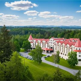 Hotel Nowy Zdrój - Centrum Zdrowia i Wypoczynku，位于波兰尼卡-兹德鲁伊的酒店