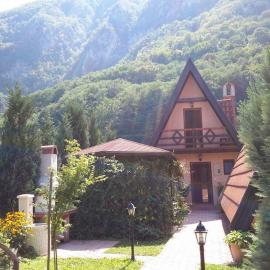 Viola i Detelina Apartments，位于佩鲁恰茨的酒店