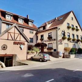 Hotel Neue Traube，位于费尔巴赫的酒店