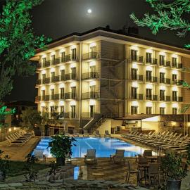 Elisa Hotel，位于艾瓦勒克的酒店