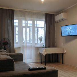 Apartment near city center on Peremohy Avenue 46，位于切尔尼戈夫的酒店