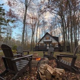 Cabin with Sauna Walking Distance to Beach，位于Arrowhead Lake的酒店