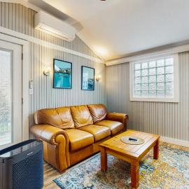Shorelands Resort Cottage 40，位于肯纳邦克的酒店