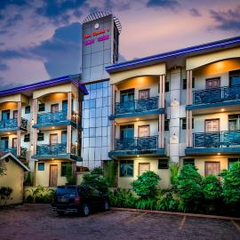 Palm Gardens Guesthouse，位于坎帕拉的酒店