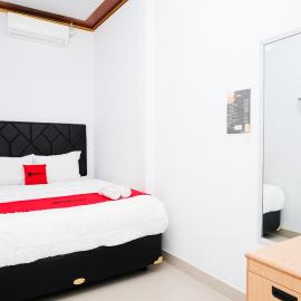 RedDoorz Syariah Near Stasiun Wates，位于Wates的酒店
