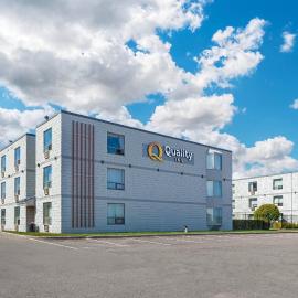 Quality Inn & Conference Centre，位于米德兰的酒店