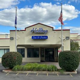 Hilltop Inn & Suites，位于扬克斯的酒店