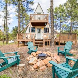 Rim Country Retreat: A-Frame Cabin w/ Large Deck，位于Heber的酒店
