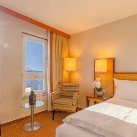 The Q - Quadro City Hotel，位于卡尔斯鲁厄的酒店