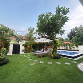 Bali Tropical and Relax，位于Jasri的酒店