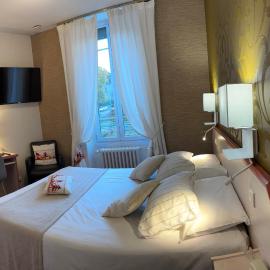 Hôtel Gambetta，位于隆勒索涅的酒店