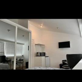 An En-suite with a mini kitchen and a work space，位于伦敦的酒店