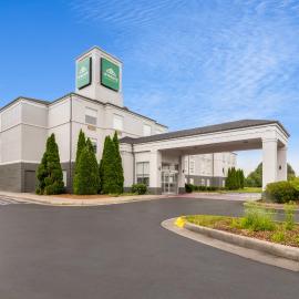 Wingate by Wyndham Dublin Near Claytor Lake State Park，位于Dublin的酒店