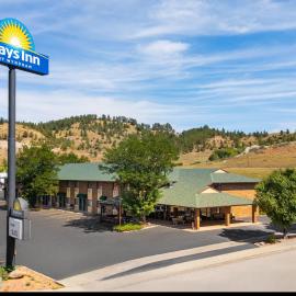Days Inn by Wyndham Spearfish，位于斯皮尔菲什的酒店