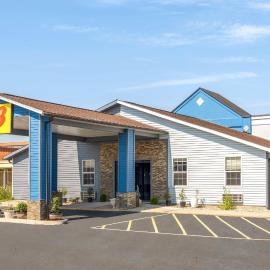 Super 8 by Wyndham Fort Wayne，位于韦恩堡的酒店