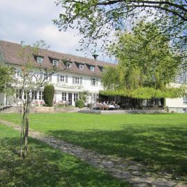 Hotel Landgut Burg,位于韦因斯塔特的酒店