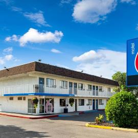 Motel 6-Kalispell, MT，位于卡利斯佩尔的酒店
