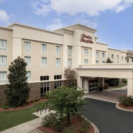 Hampton Inn & Suites Huntersville,位于亨特斯维尔的酒店