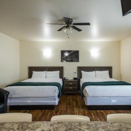 Sleep Suite Motel，位于Steinbach的酒店