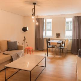 Stylish Apartment in the Heart of Zug by Airhome，位于楚格的酒店