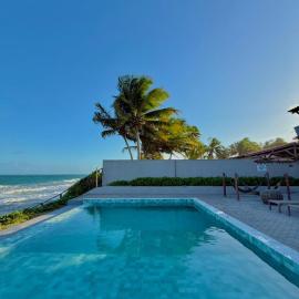 Flat StudioMar - beira mar até 4 p - pé na areia，位于科鲁里皮的酒店