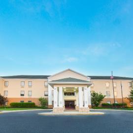 Holiday Inn Express & Suites Burlington - Mount Holly by IHG，位于维斯坦顿城的酒店
