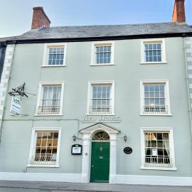 The Beacons Guest House，位于布雷肯的酒店