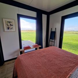 Tiny house Polderzicht，位于De Veenhoop的酒店