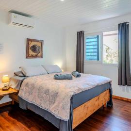 Fare Mihiau Moorea，位于Irioa的酒店