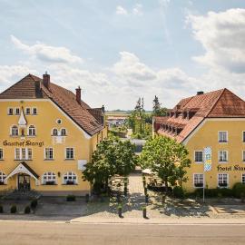 Hotel Gutsgasthof Stangl,位于纽法恩的酒店