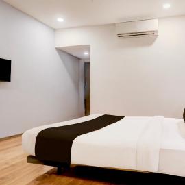 Townhouse Prayagraj Near Railway Station Formerly Santosh Palace，位于Prayagraj的酒店