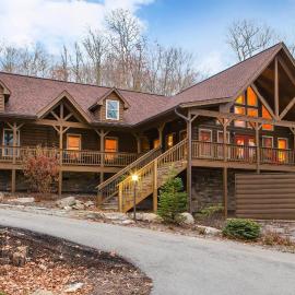 Bluegreen Vacations Blue Ridge Village, an Ascend Collection Resort，位于班纳埃尔克的酒店