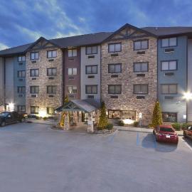 Brookstone Lodge near Biltmore Village, an Ascend Collection Hotel，位于阿什维尔的酒店