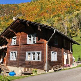 Ferienhaus Auen 37，位于Matt的酒店