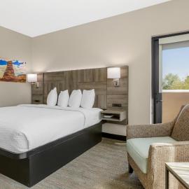 Best Western Plus Executive Residency Phoenix North Happy Valley，位于凤凰城的酒店