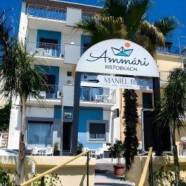 Maniel Beach Hotel，位于勒托阳尼的酒店