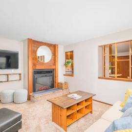 North Appleton Family Home - 3 bedroom Fenced Yard，位于阿普尔顿的酒店